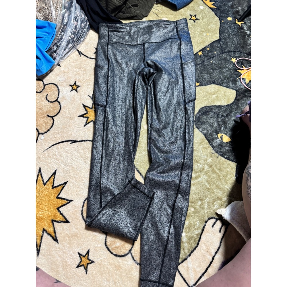 Lululemon Shiny Black Silver Leggings Athletic Yoga Pants‎ Women's Size 6
